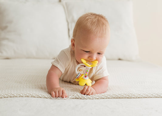 GiliGums – Standing Flower Silicone Baby Rattle Teether