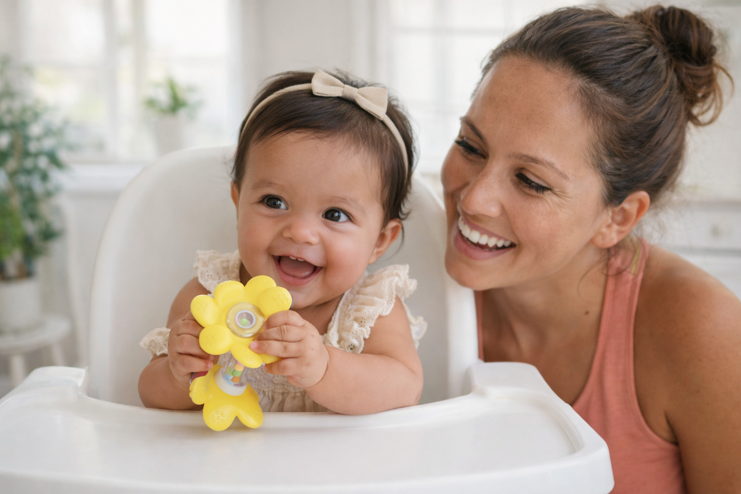 GiliGums – Standing Flower Silicone Baby Rattle Teether